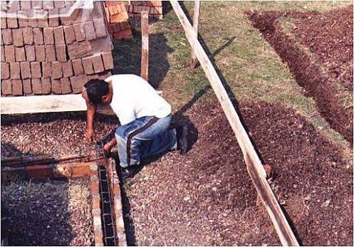 Todo el adobe se encontraba en el predio antes de iniciar la obra.