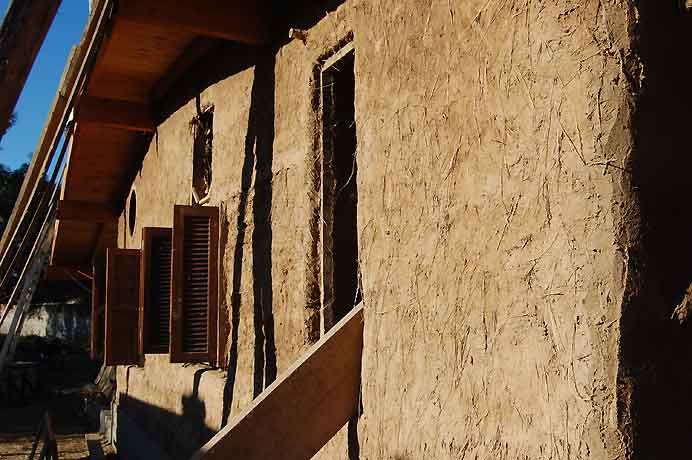 Muro de cob terminado.