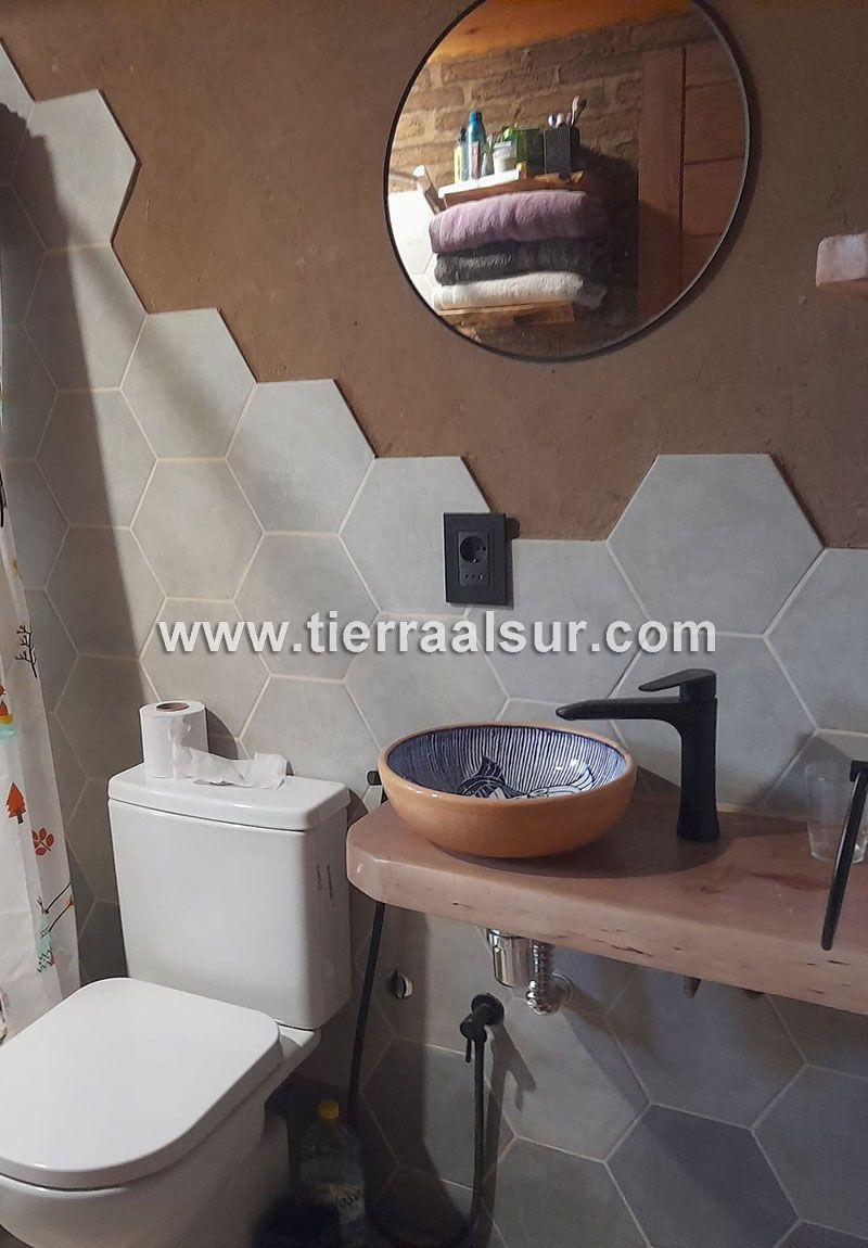Casa ecológica, sustentable, aislación térmica, inercia térmica y control de la condensación interior. Diseño bioclimático.