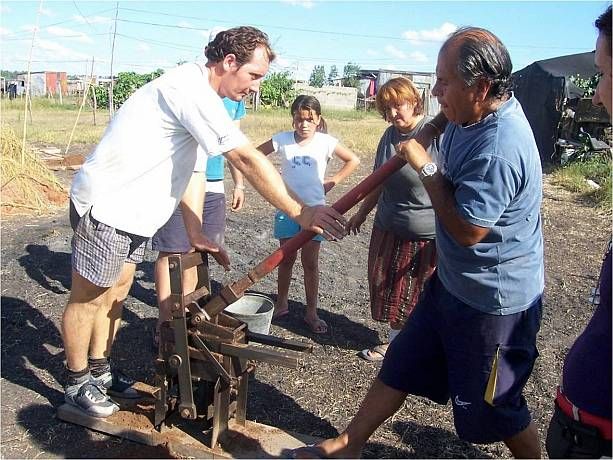 BTC — Bloque de Tierra Comprimida: proceso constructivo, imagen 3