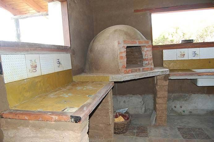 El horno está incluido en el espacio de la cocina.